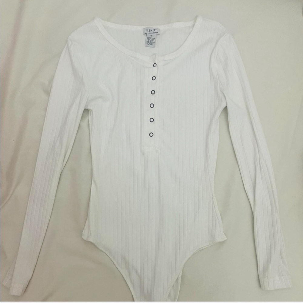 White sleeved bodysuit